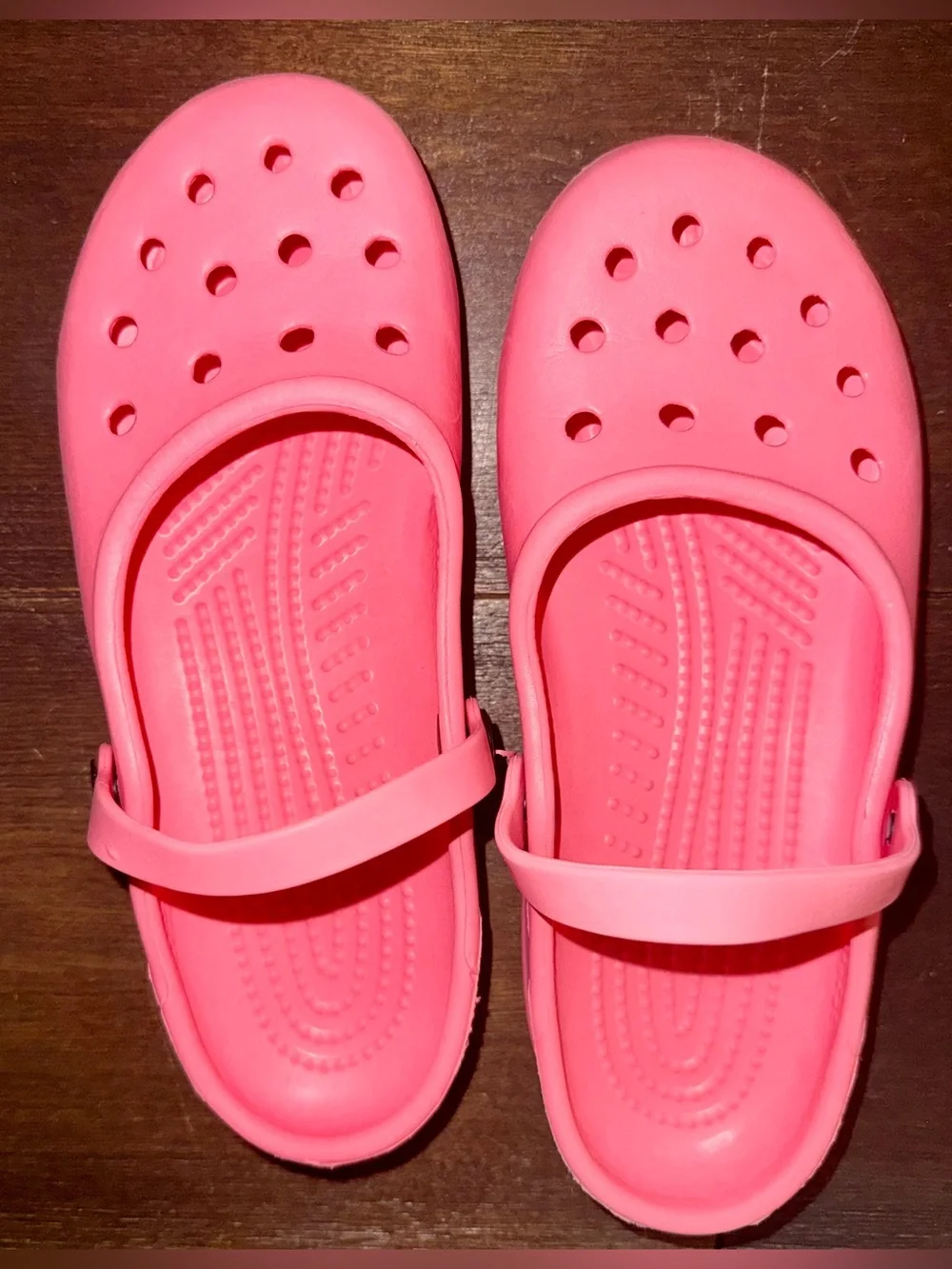 Crocs Mary Jane Shoes Women’s Size 8 Pink / Coral color Slip-On Comfort Clogs